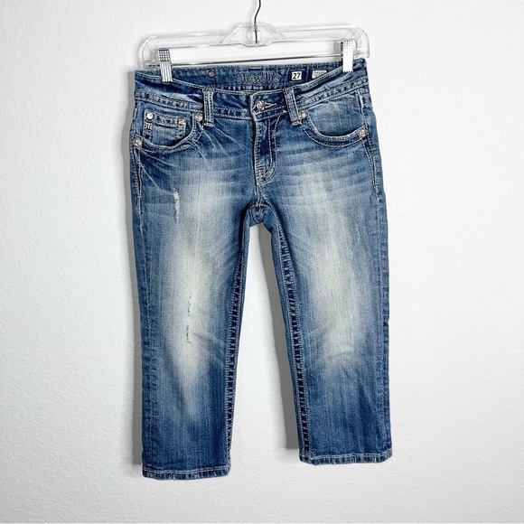 Miss Me Jeans Women 27 Capri Crop Embroidered Rhinestone Western CL - Picture 1 of 11